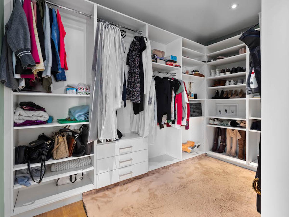 walk in closet 